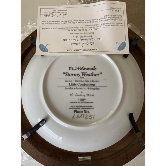 MJ Hummel Little Companions Collectors Plates - Lot of 6 with certificates - Picture 10 of 10